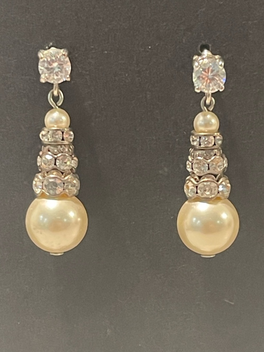 Elegant Pearl and Crystal Drop Earrings - Cream Pearl